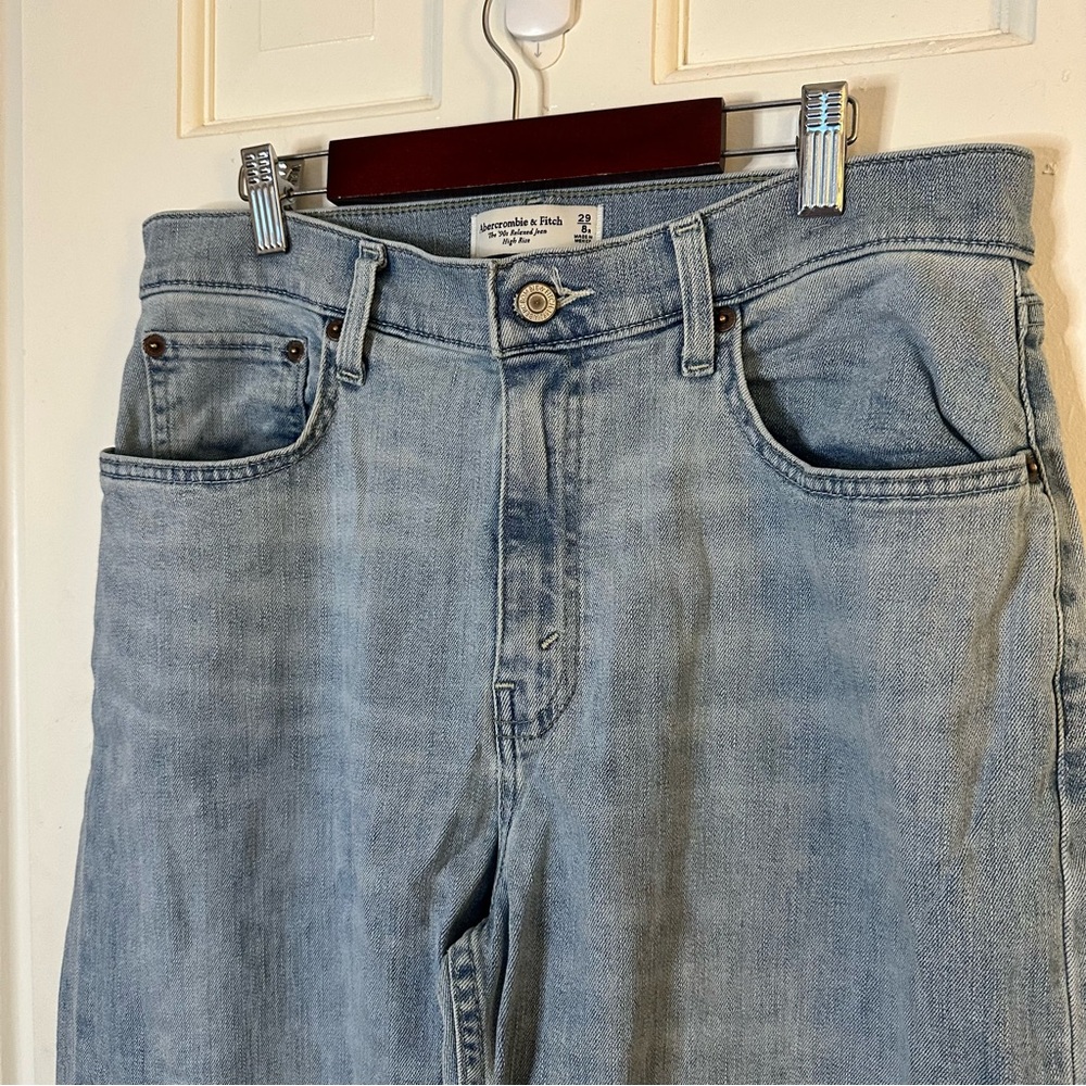 Abercrombie & Fitch The 90's Relaxed Jean High Rise Wide Leg Denim Light Wash 29 - Picture 6 of 10